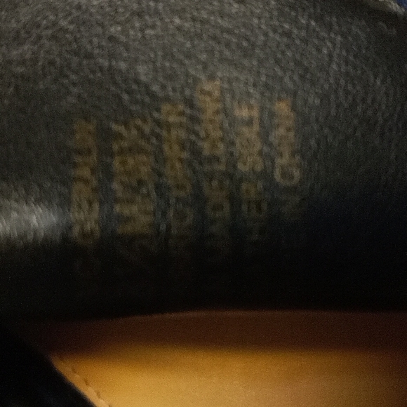 Vince Camuto velvet blue moccasins with studs at the sides and heel size… - Picture 7 of 8